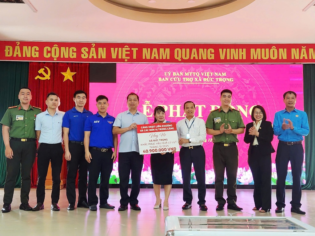 Cảng hàng không quốc tế Liên Khương chung tay ủng hộ đồng bào lũ 